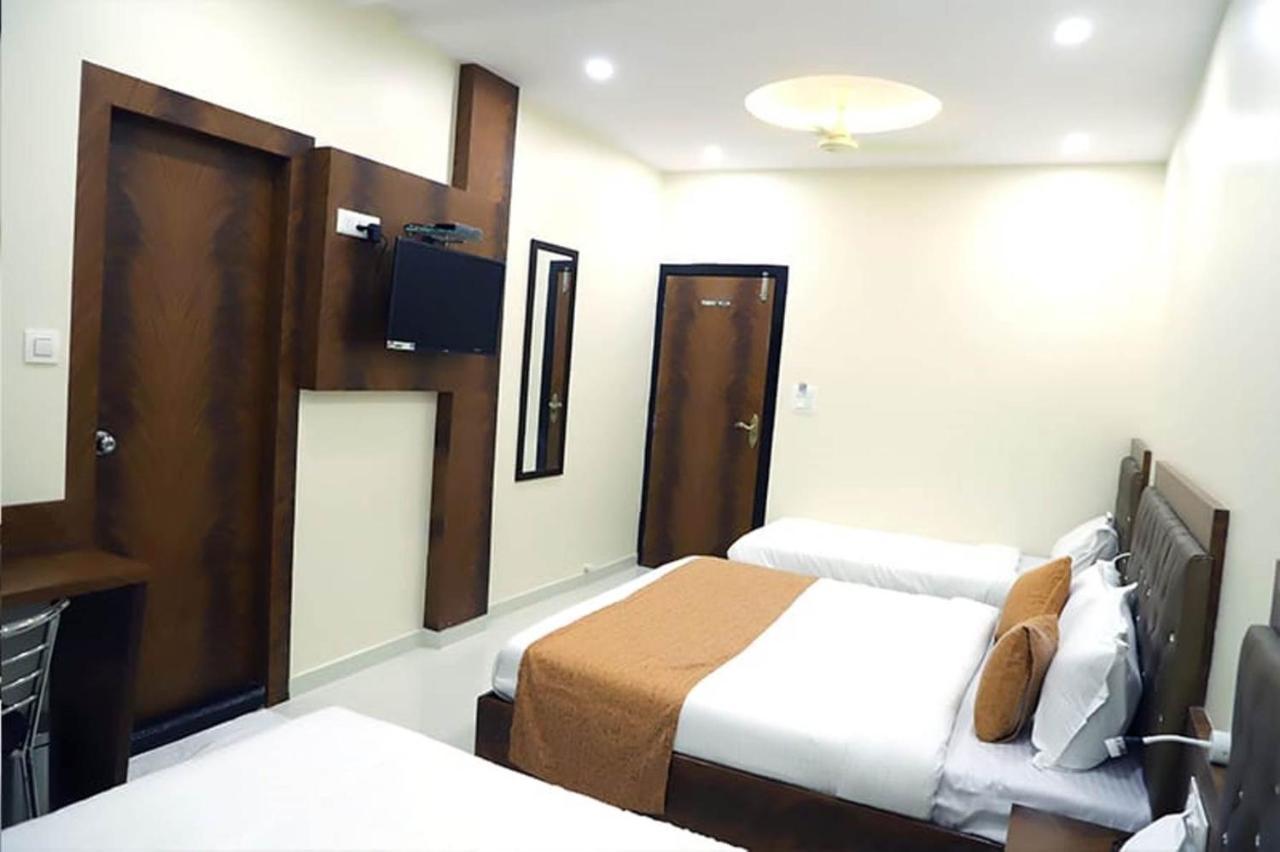 Hotel Golden Hayyath Inn Bombay Exterior foto